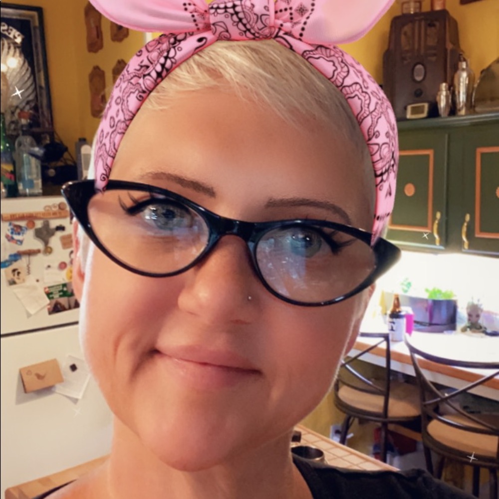 Meet your Posher, Jennifer